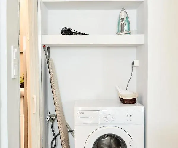 West Garden At By Greece * Éjo